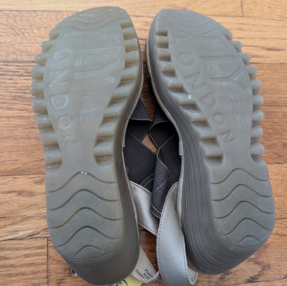 NWT Fly London Two-Tone Elastic Strap Sandals - Picture 6 of 6